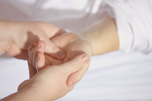Advertise your massage therapist services to local Airdrie area customers.