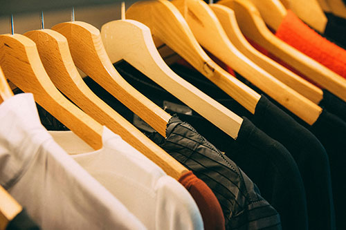 Advertise your online apparel store to local Airdrie area customers.